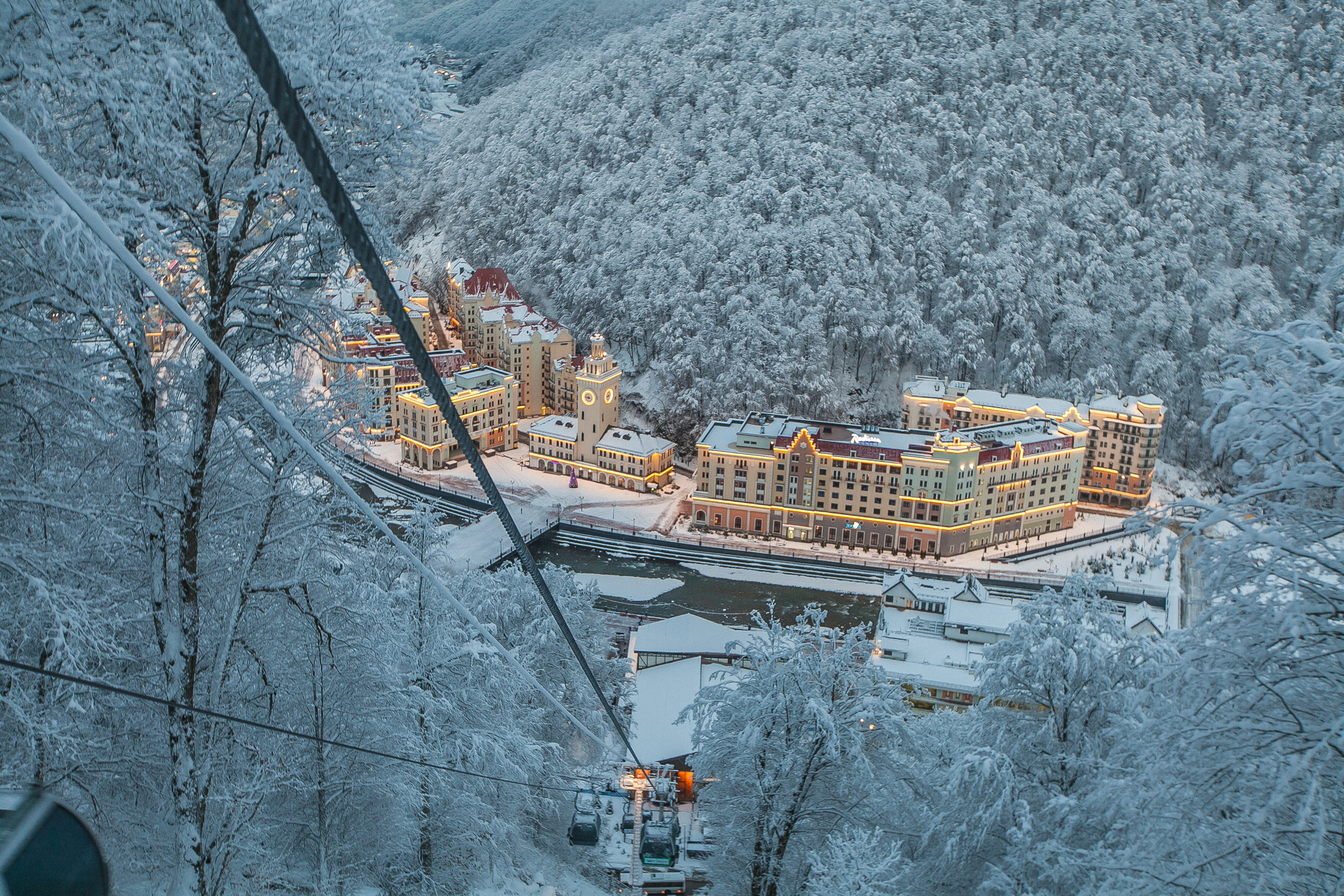 Красная поляна погулять. Рэдиссон Сочи красная Поляна.